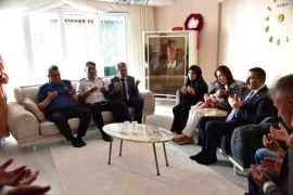 İlk ziyaret Şehit Ailesine yaptı